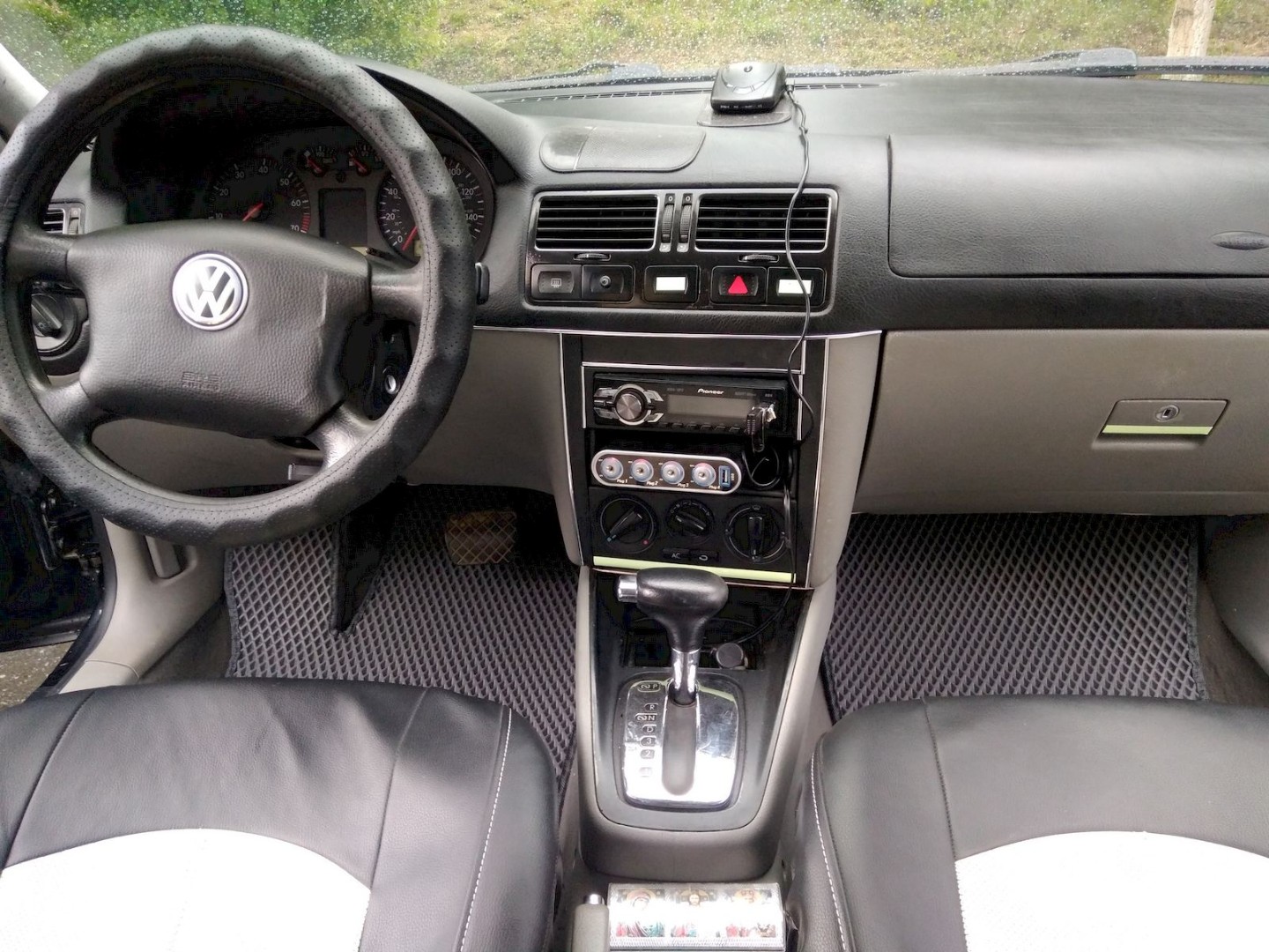 EVA автоковрики для Volkswagen Golf IV 3d/5d 1997-2003 — c4CgWS-lvyg resized